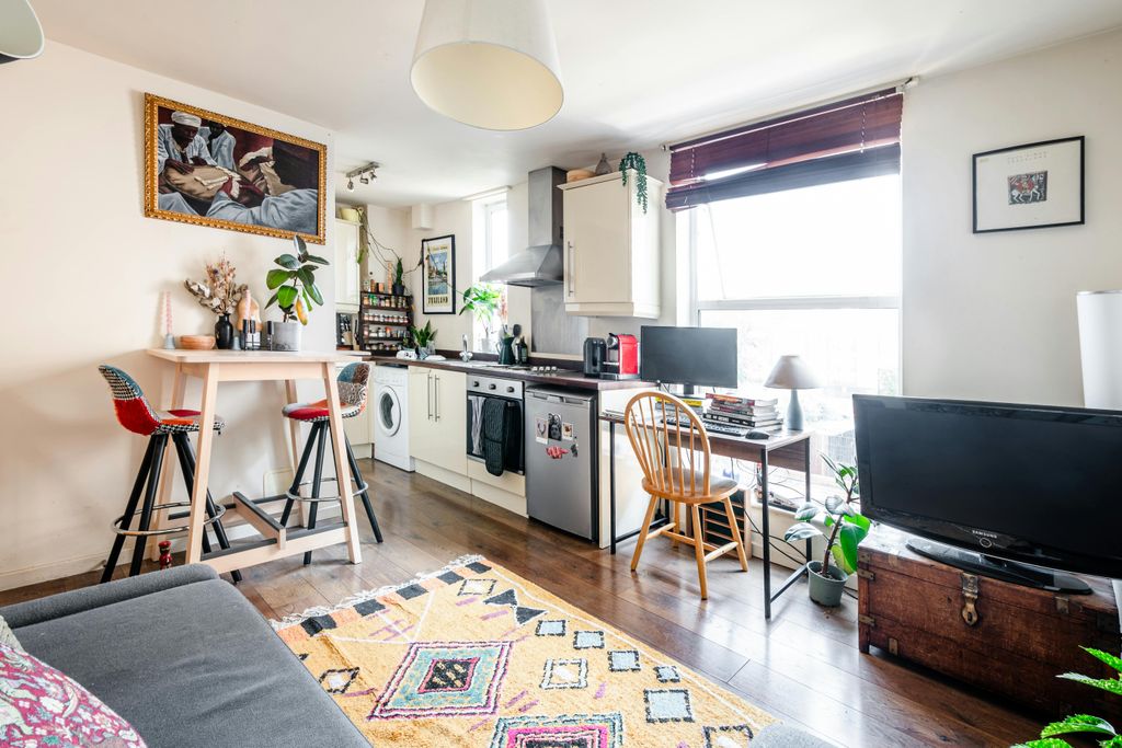 Property photo 2 of 7 Mowlem St 20 F3  8.Jpg