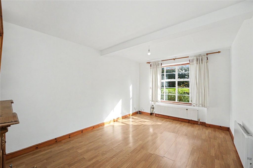 Property photo 2 of 15 Picture No. 28