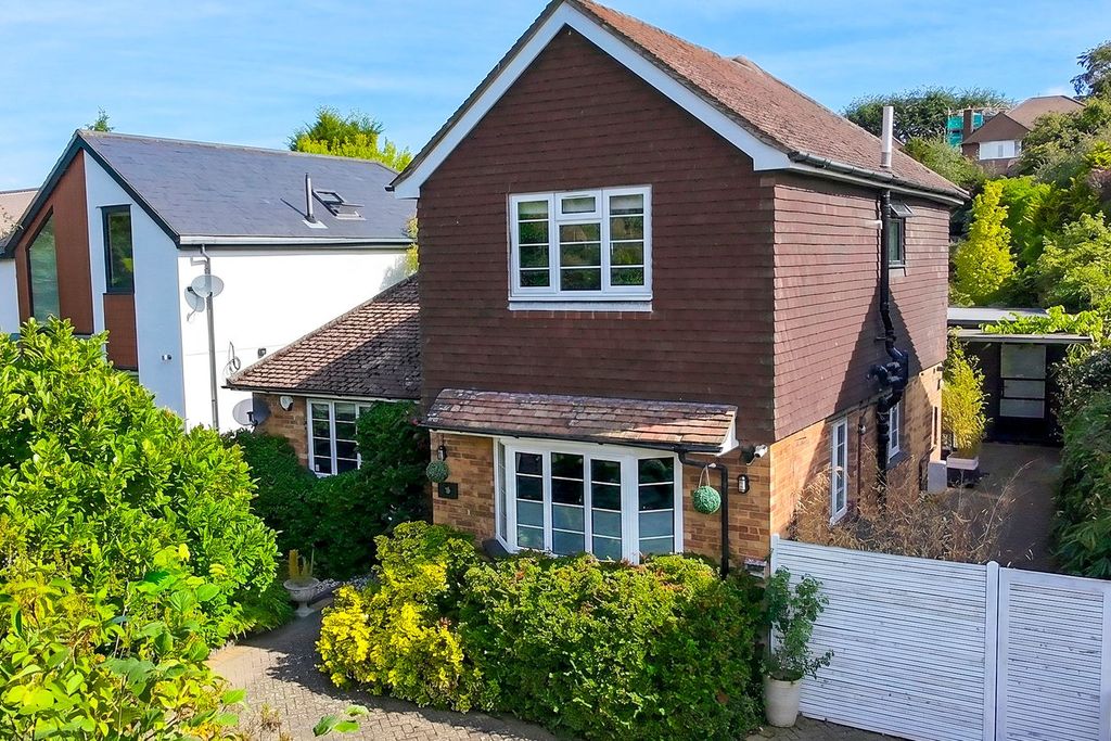 Property photo 1 of 18