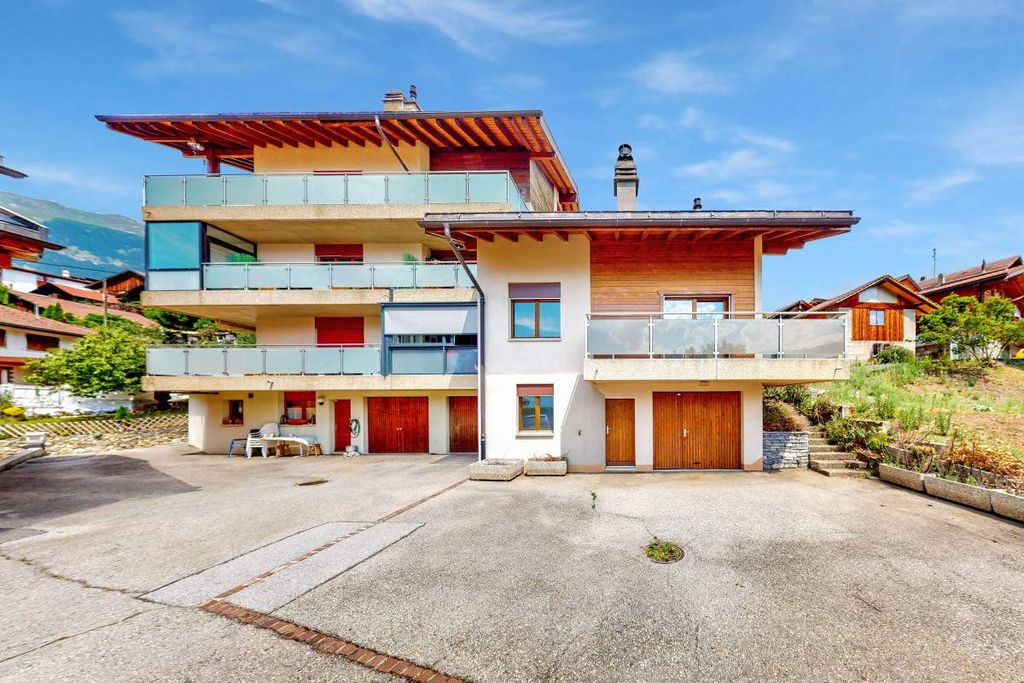 Property photo 1 of 13