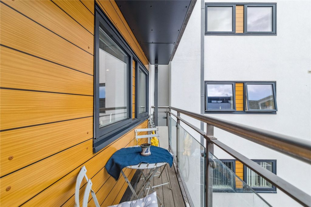 Property photo 2 of 24 Picture No. 13