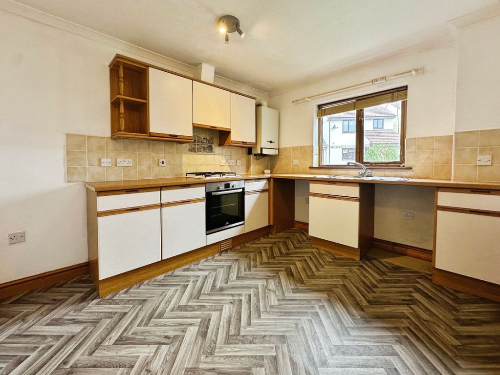 Property photo 2 of 18 5191425