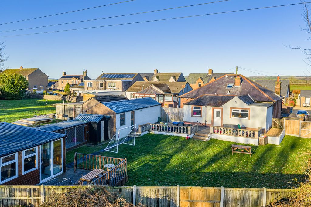 Property photo 3 of 31