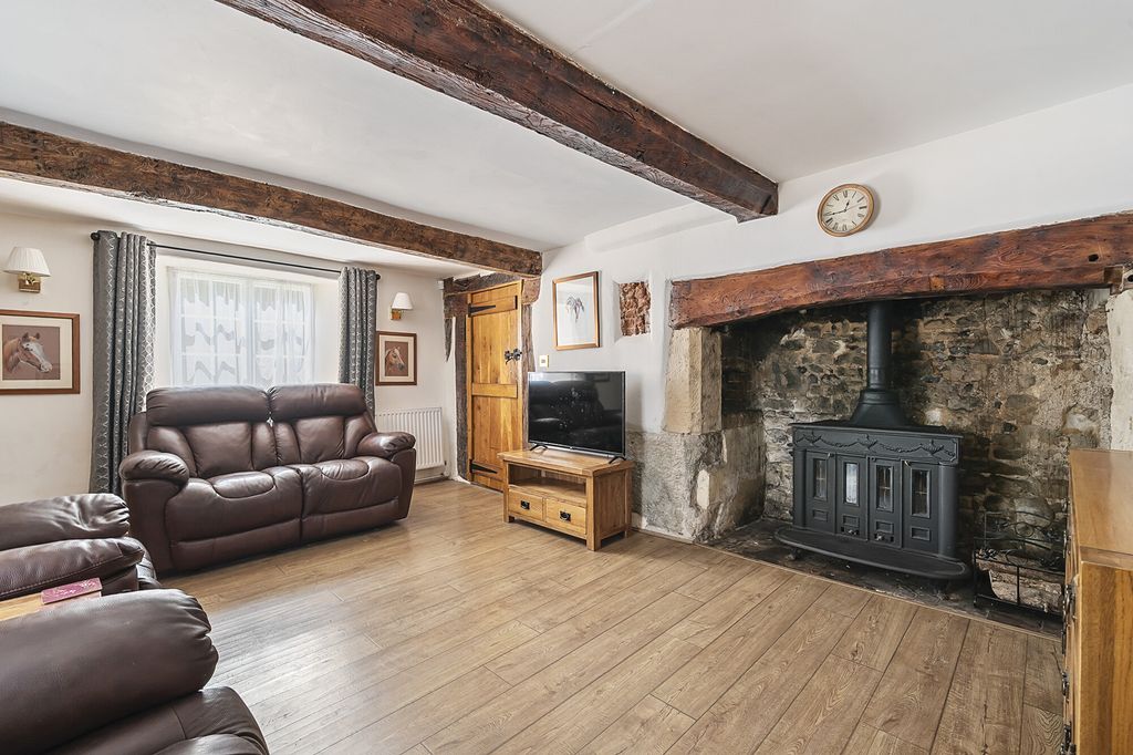 Property photo 3 of 16