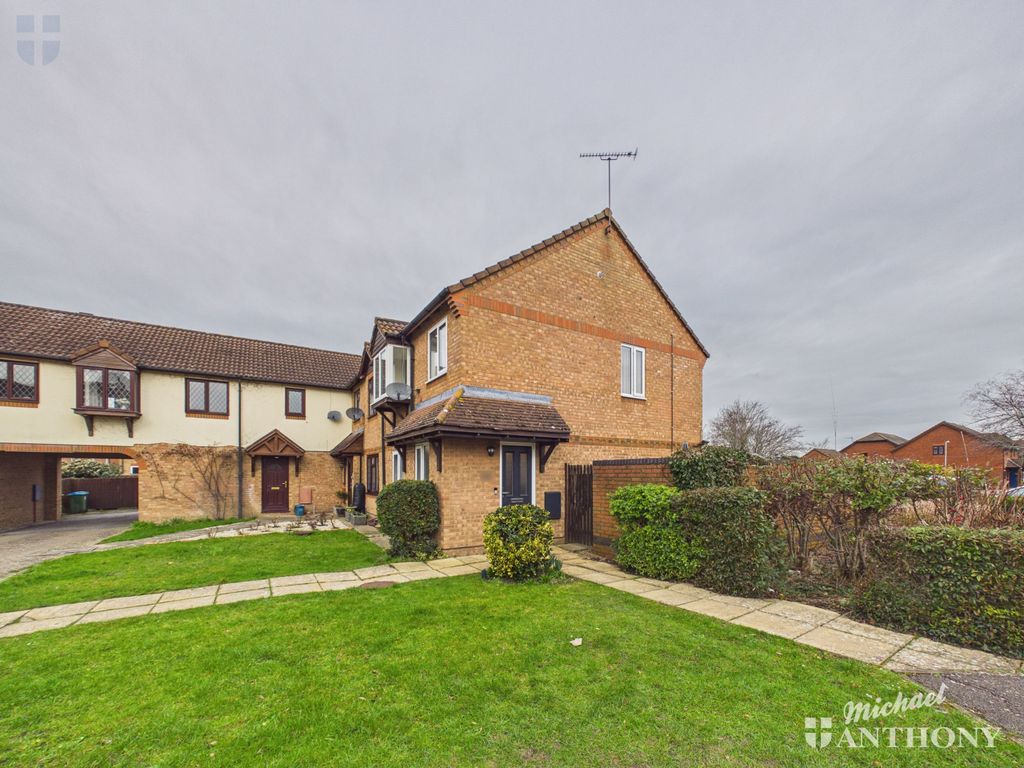 Property photo 1 of 13 Cam03852G0-Pr0555-Still014