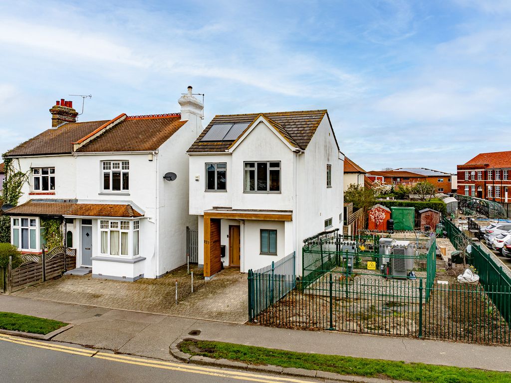 Property photo 1 of 30