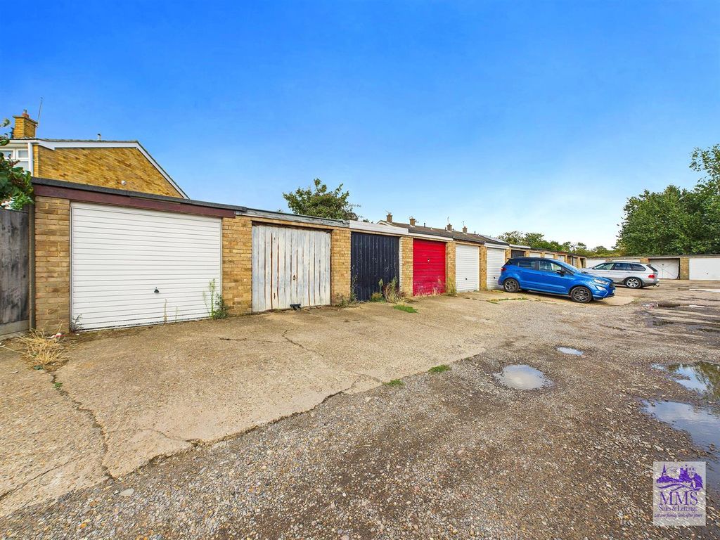 Property photo 3 of 22 Cam04098G0-Pr0092-Still016.Jpg