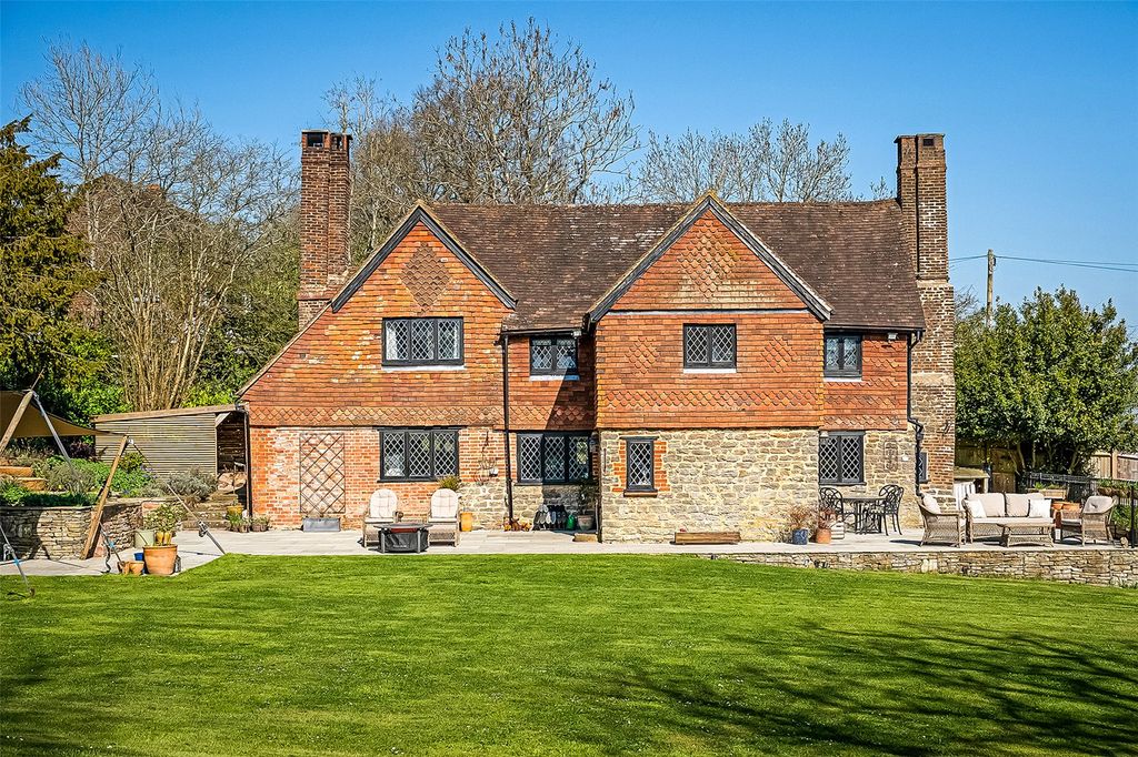 Property photo 2 of 64 House. Partnership