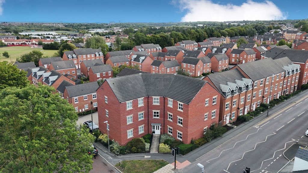 Property photo 1 of 9 External