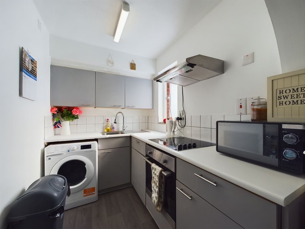Property photo 2 of 11