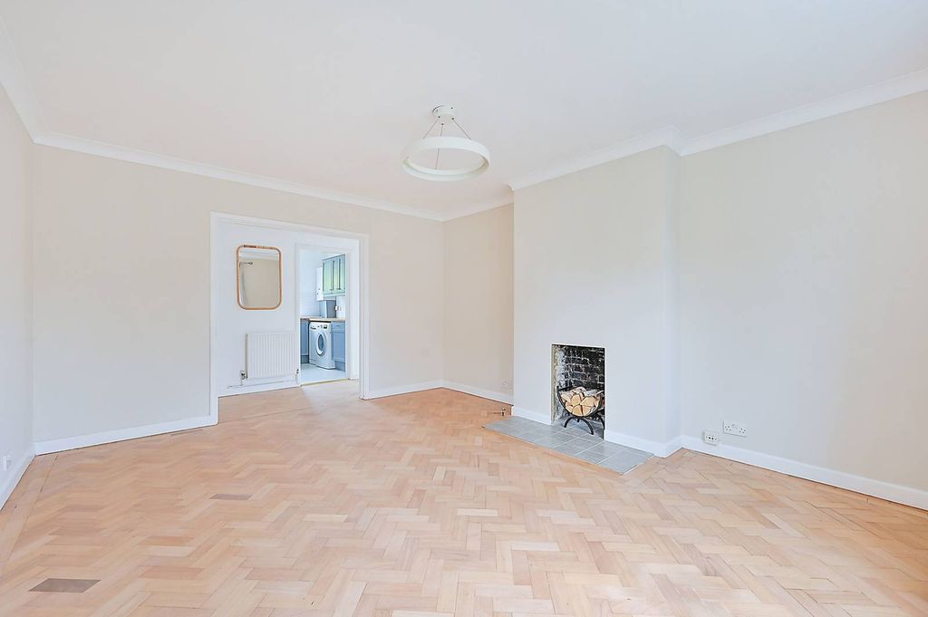 Property photo 3 of 8
