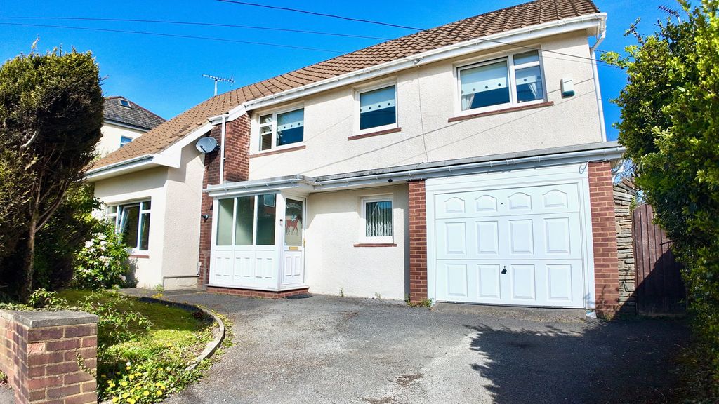 Property photo 1 of 40