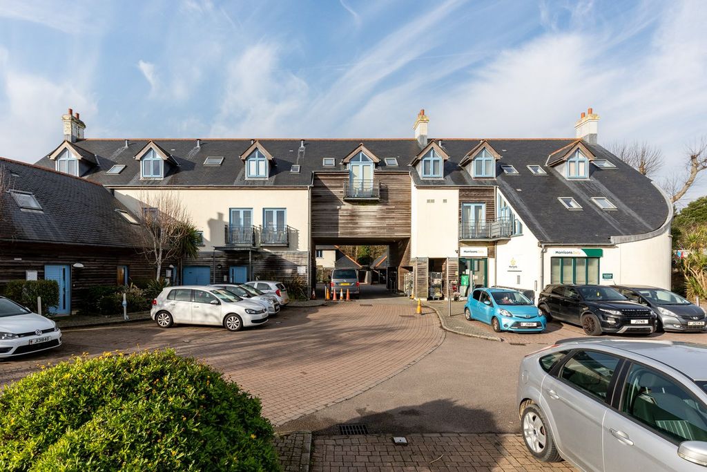 Property photo 1 of 35