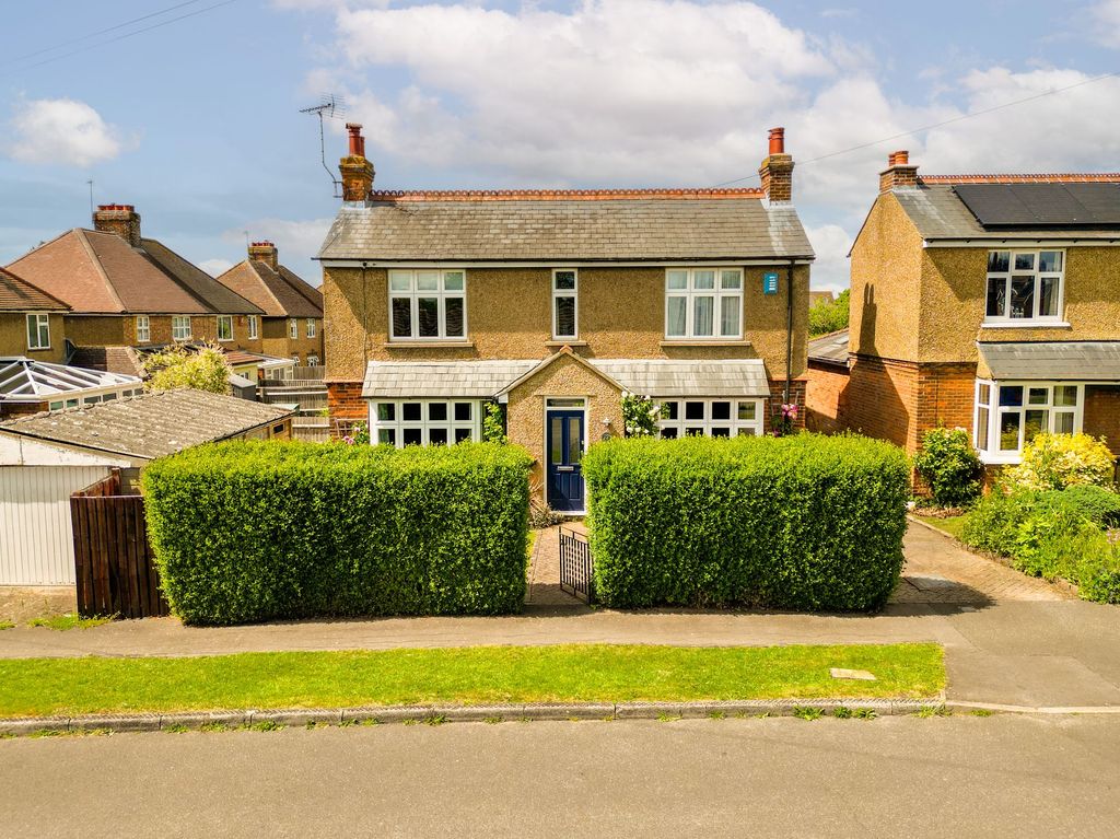 Property photo 1 of 28
