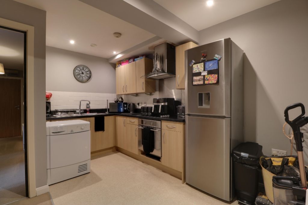 Property photo 2 of 7 Kitchen