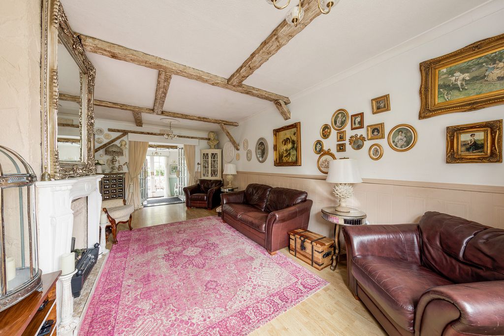 Property photo 2 of 19