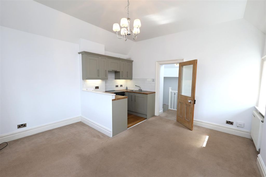 Property photo 2 of 13 Reception / Kitchen
