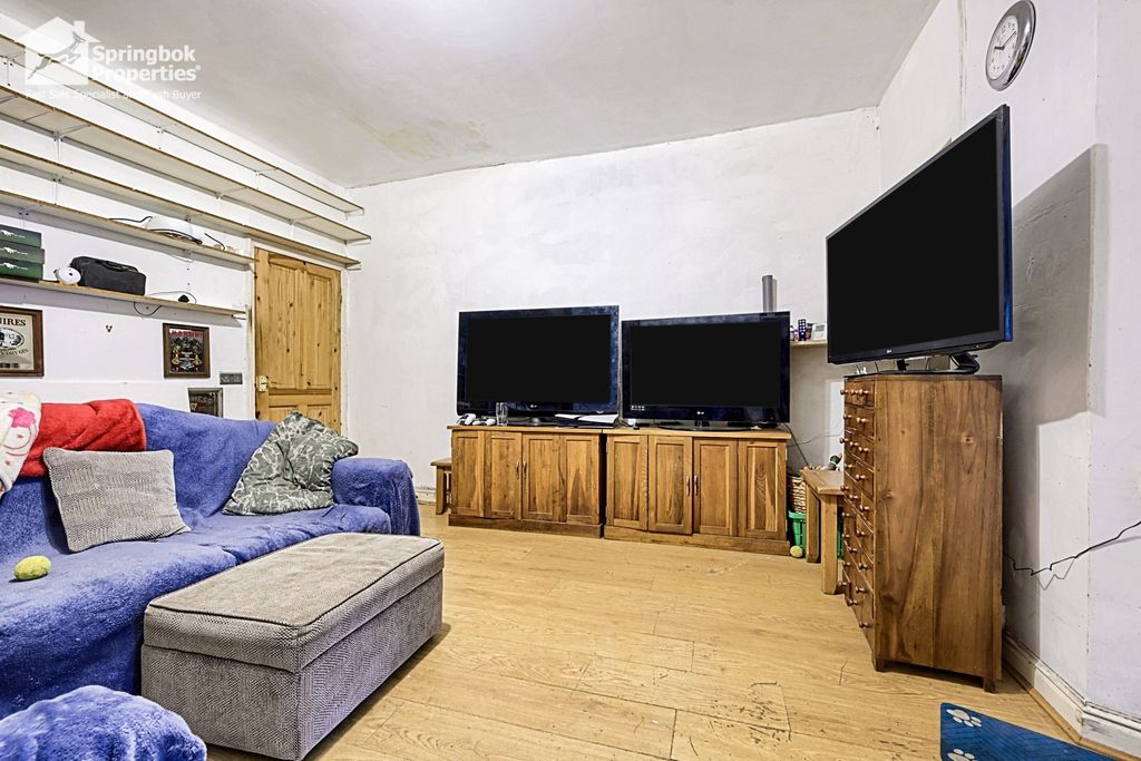 Property photo 3 of 12 Image 2