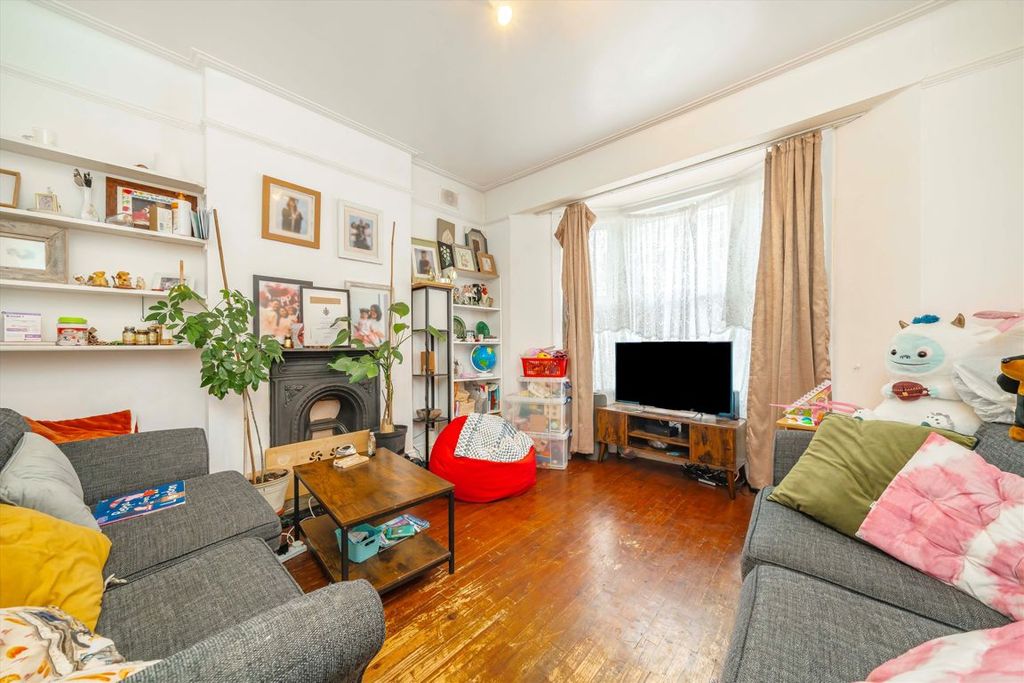 Property photo 2 of 8