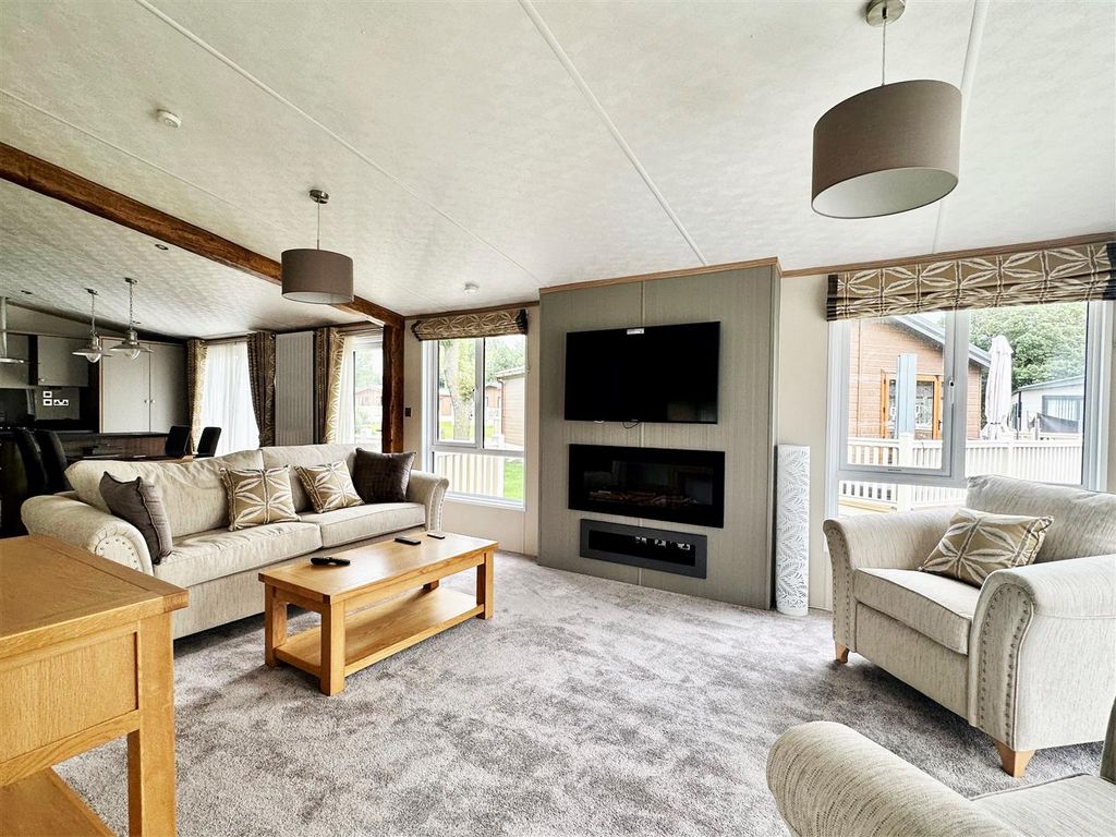 Property photo 3 of 13 3.Jpg