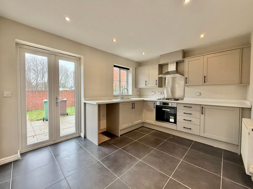 Property photo 3 of 9 Kitchen