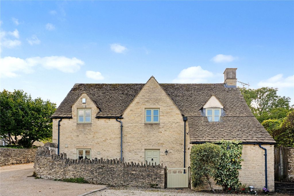 Property photo 1 of 49 Picture No. 25