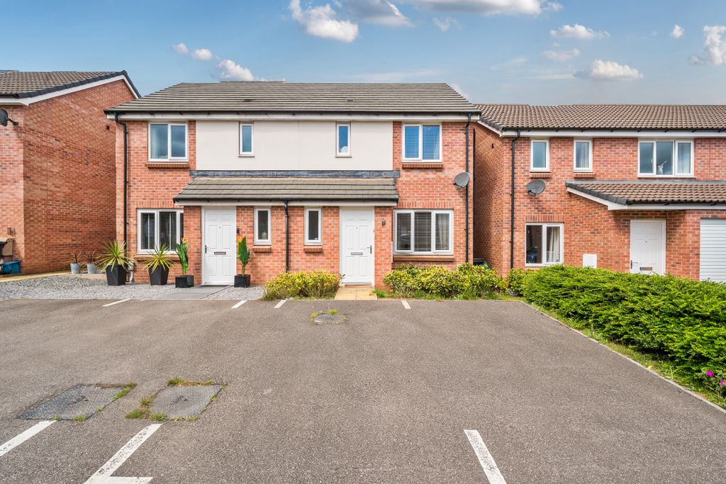 Property photo 1 of 16 1312436-3-685927Abf2558