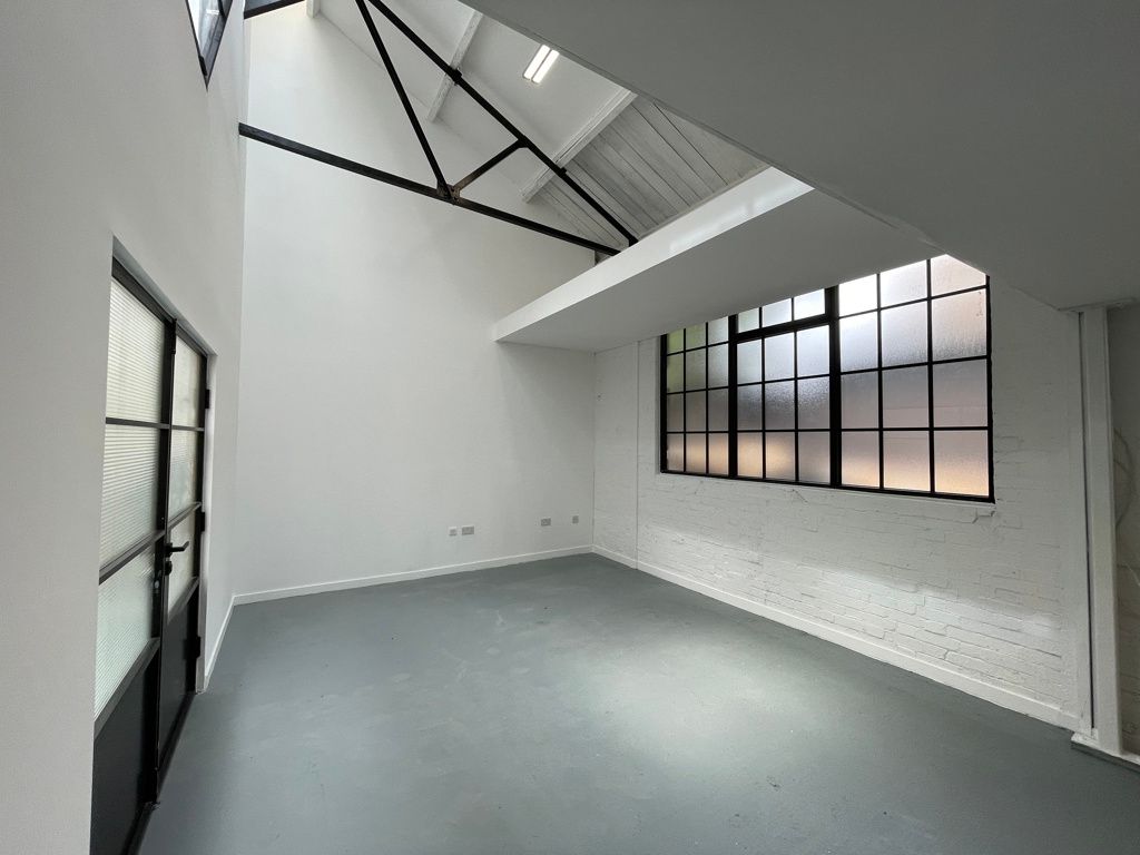 Property photo 1 of 11 Photo 8