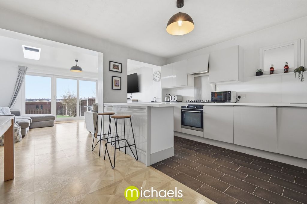 Property photo 3 of 21