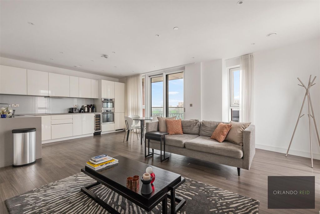 Property photo 1 of 17 Flat 45, Pinto Tower Sw8 2Fs-8.Jpg