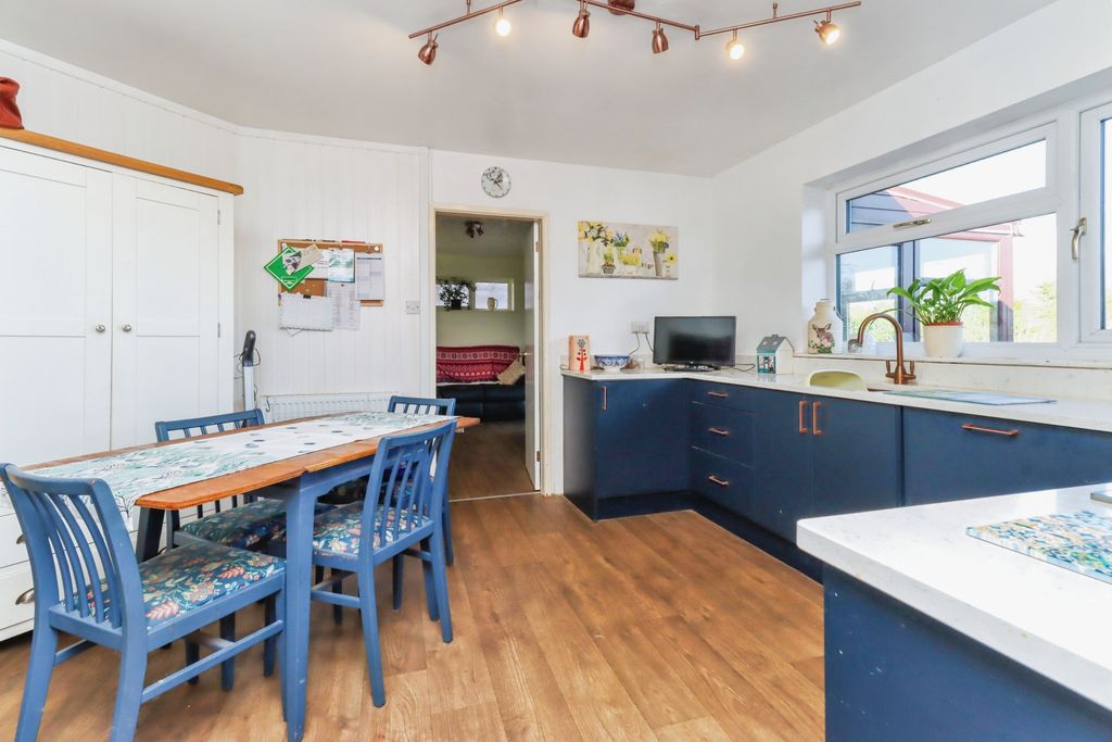 Property photo 2 of 19 Dining Kitchen