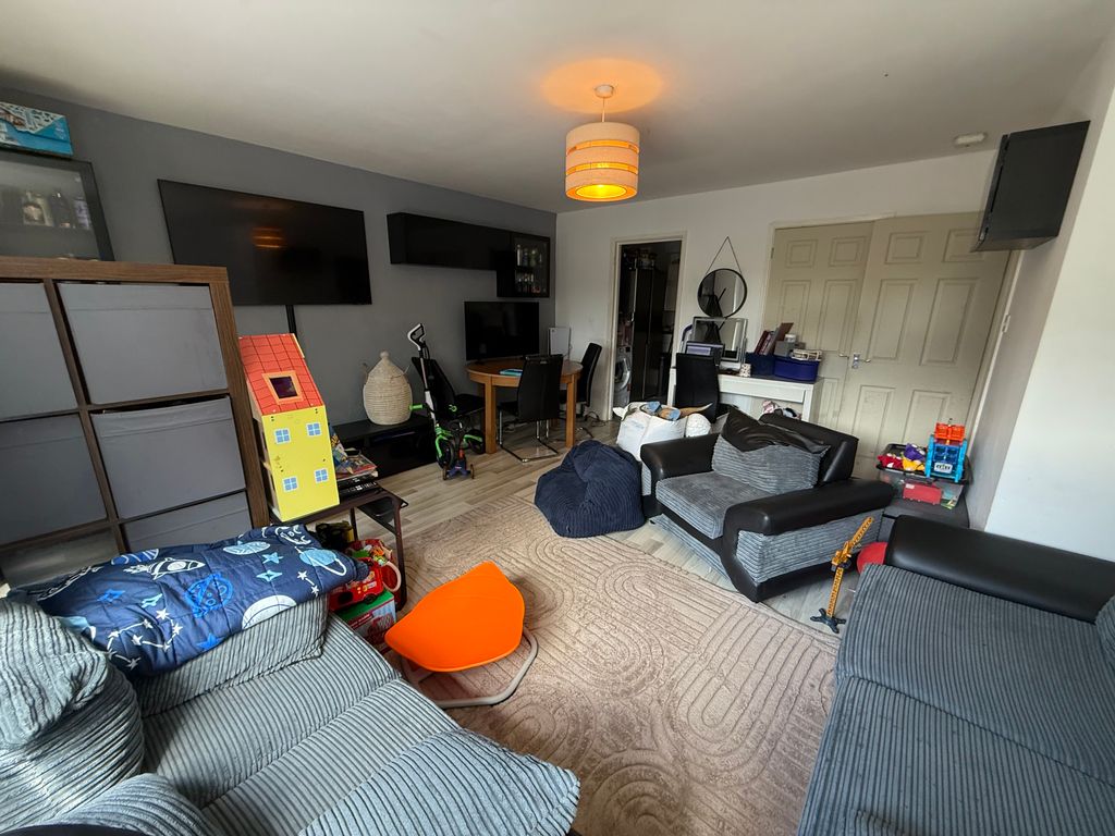 Property photo 3 of 8 Img_9508