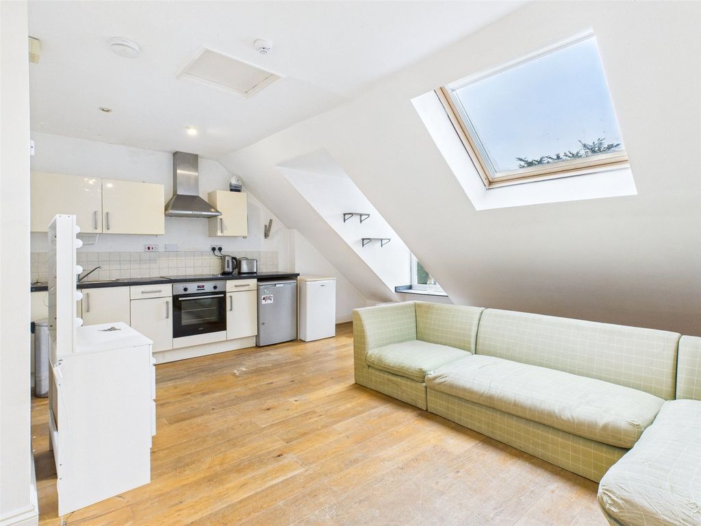 Property photo 3 of 8 Picture No. 02