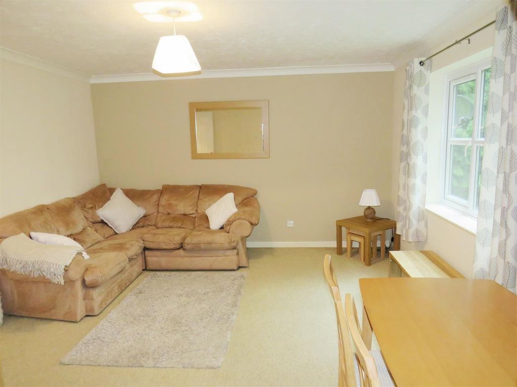 Property photo 3 of 9 Living Room