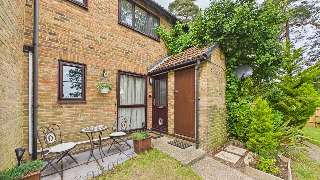 Additional image 10 of 1 bed maisonette for saleLightwater, Surrey GU18