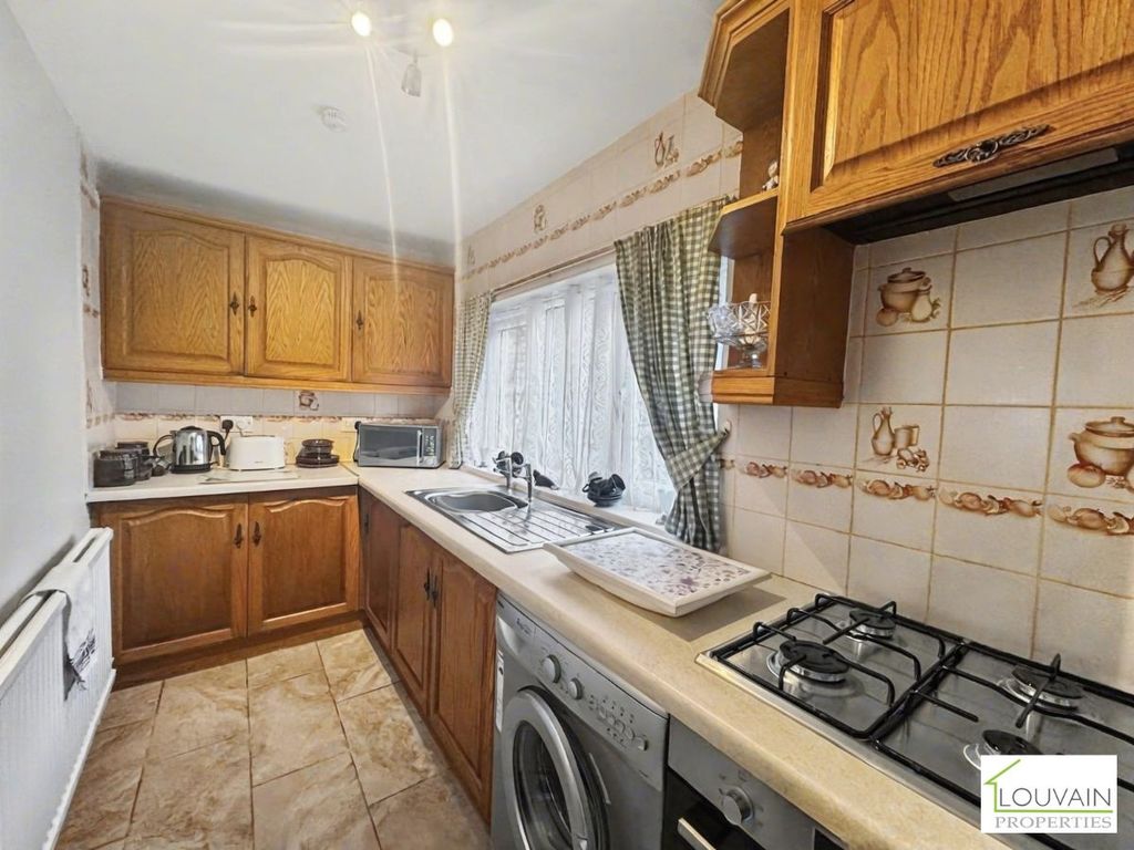 Property photo 3 of 17