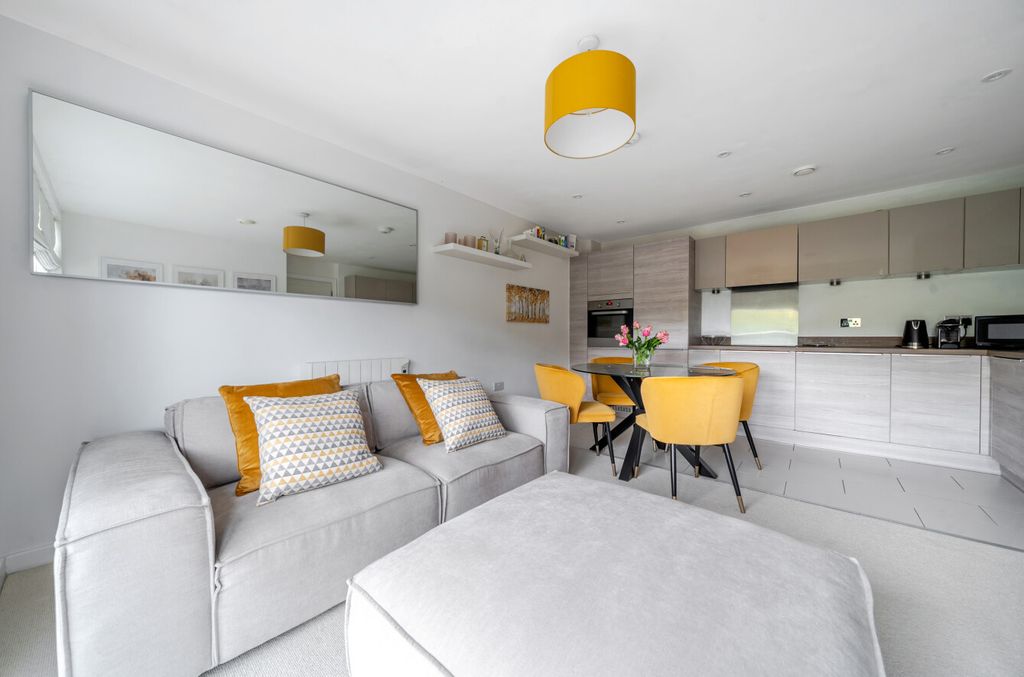 Property photo 3 of 20 1350137-8-68c2F6A...