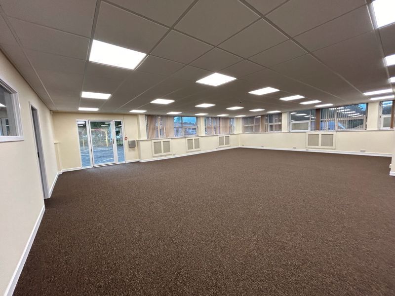 Property photo 2 of 8 Open Plan Office