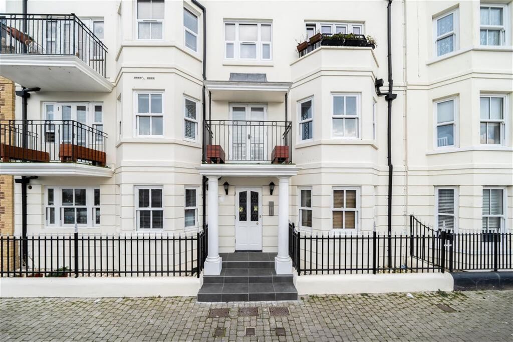 Property photo 1 of 8 (Main)