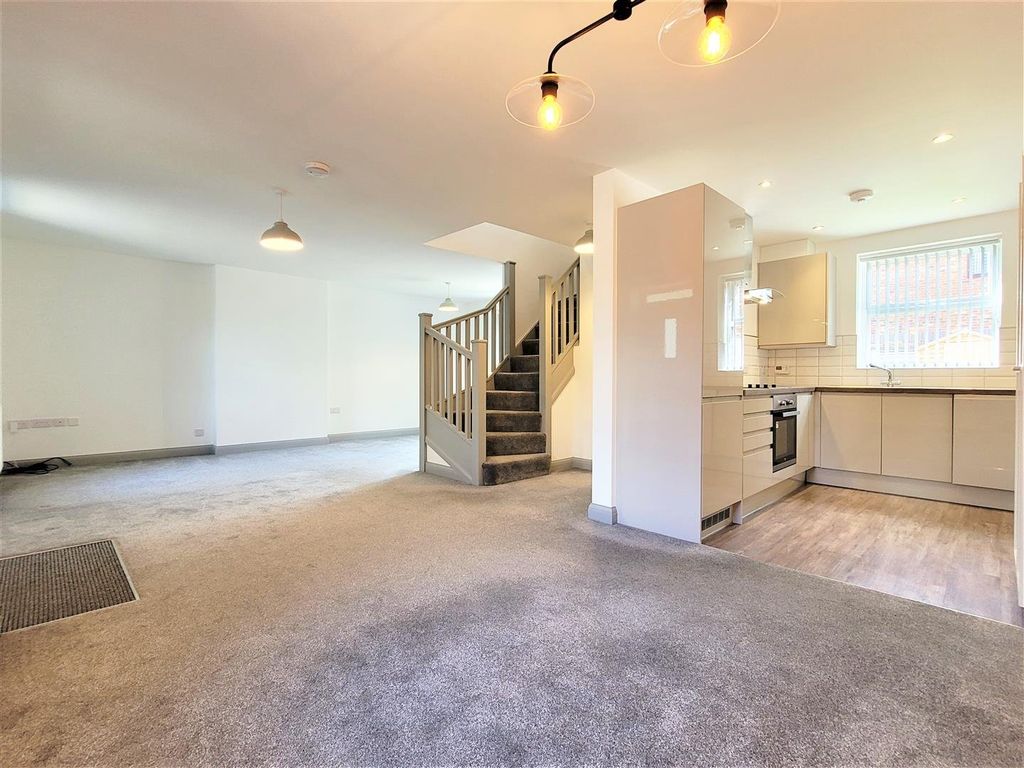 Property photo 3 of 10 Picture No. 12
