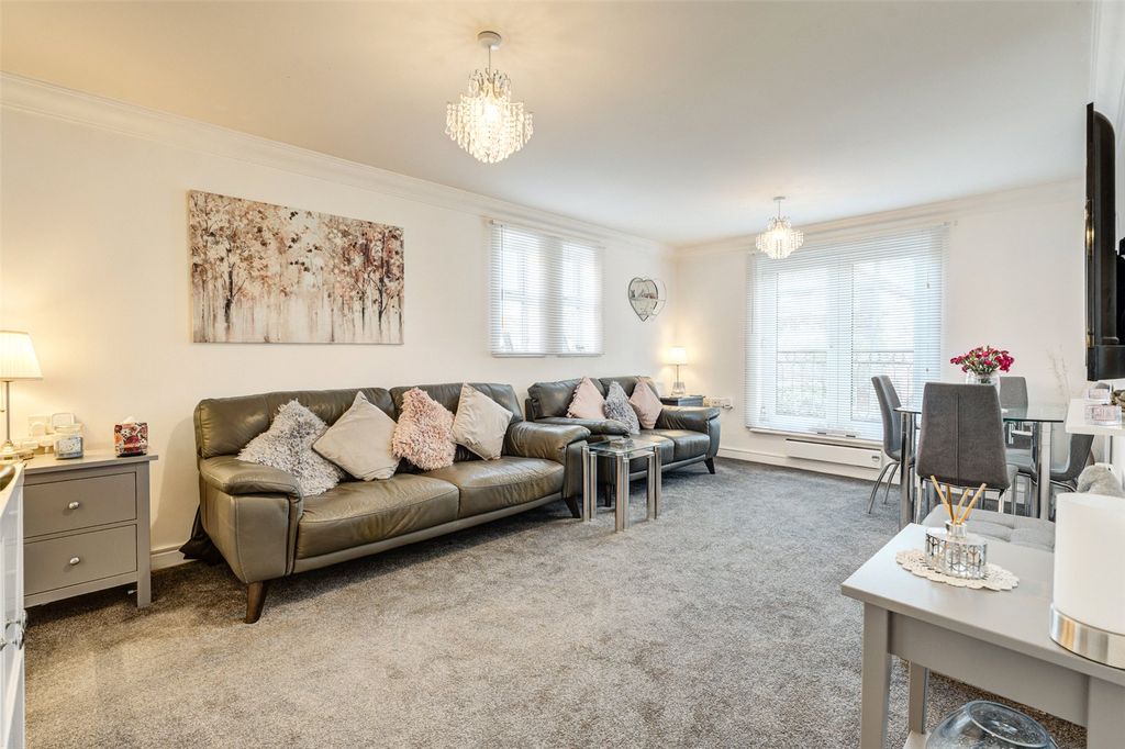 Property photo 2 of 11 Picture No. 15