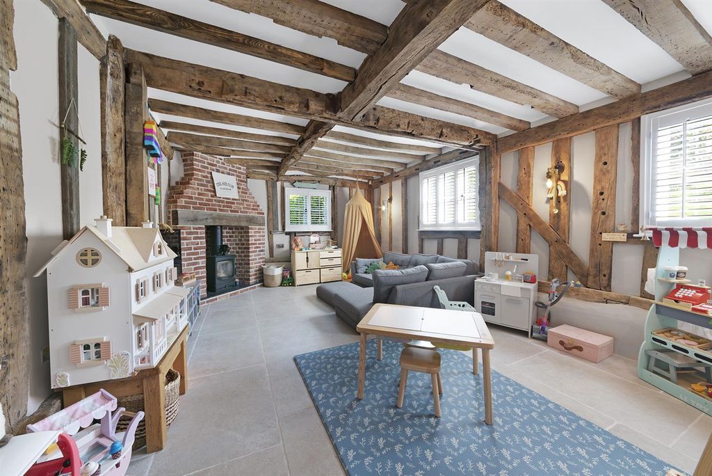 Property photo 3 of 38 Church End, 11 Extra-5.Jpg