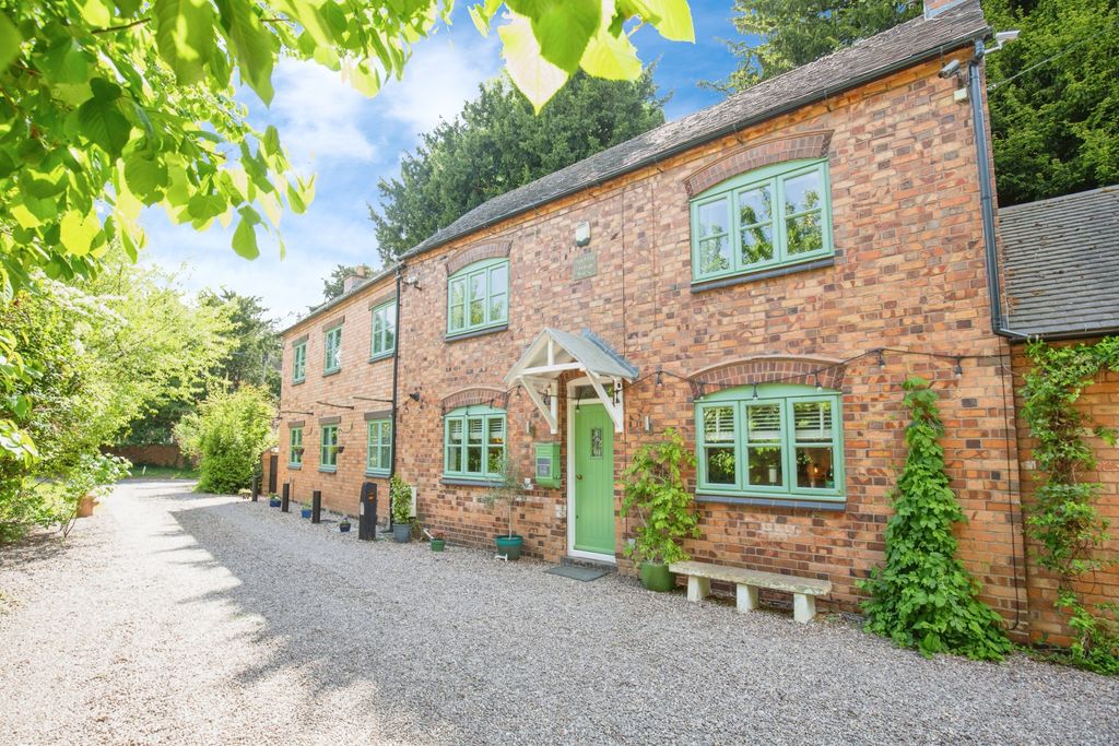 Property photo 1 of 28 7052d4Ef-Mw-5392