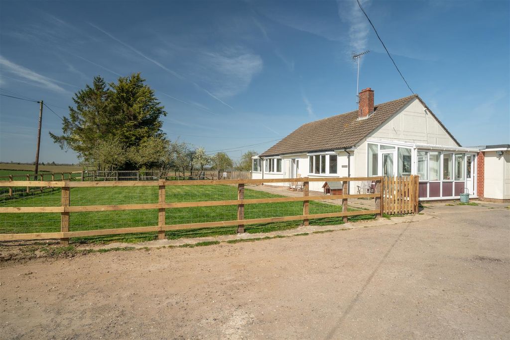 Property photo 1 of 39 Font View