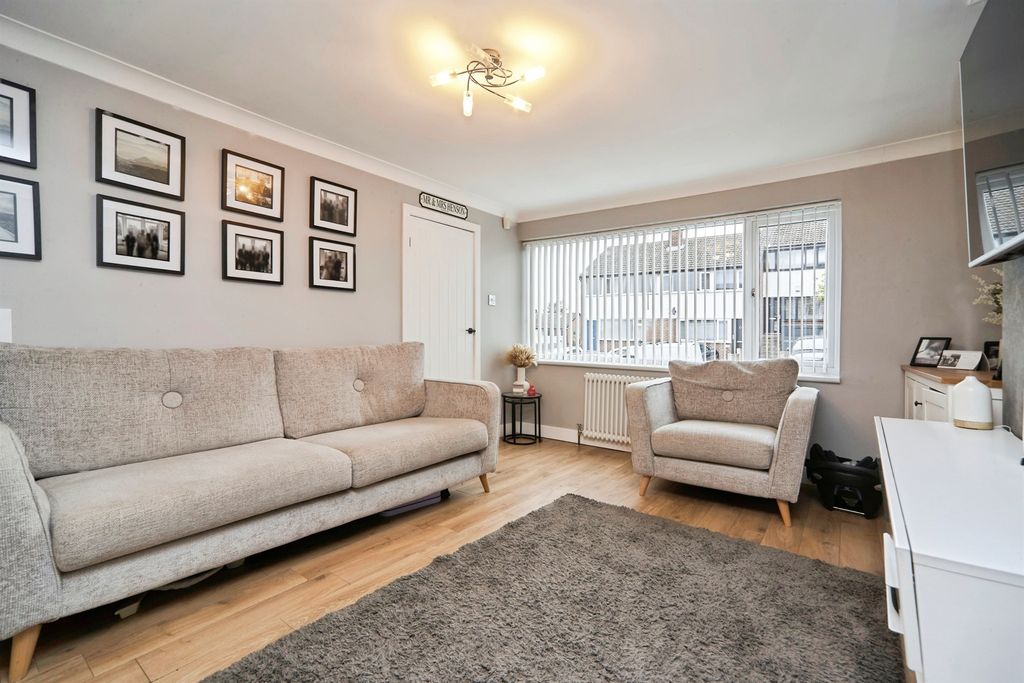 Property photo 3 of 19