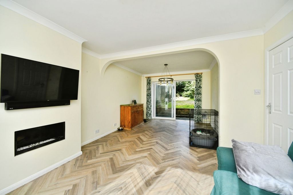 Property photo 2 of 20 Living Dining Room