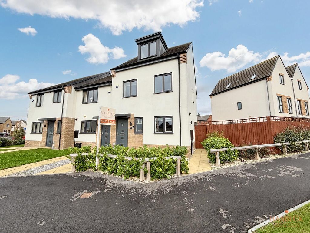 Property photo 1 of 21 Front (Exterior)