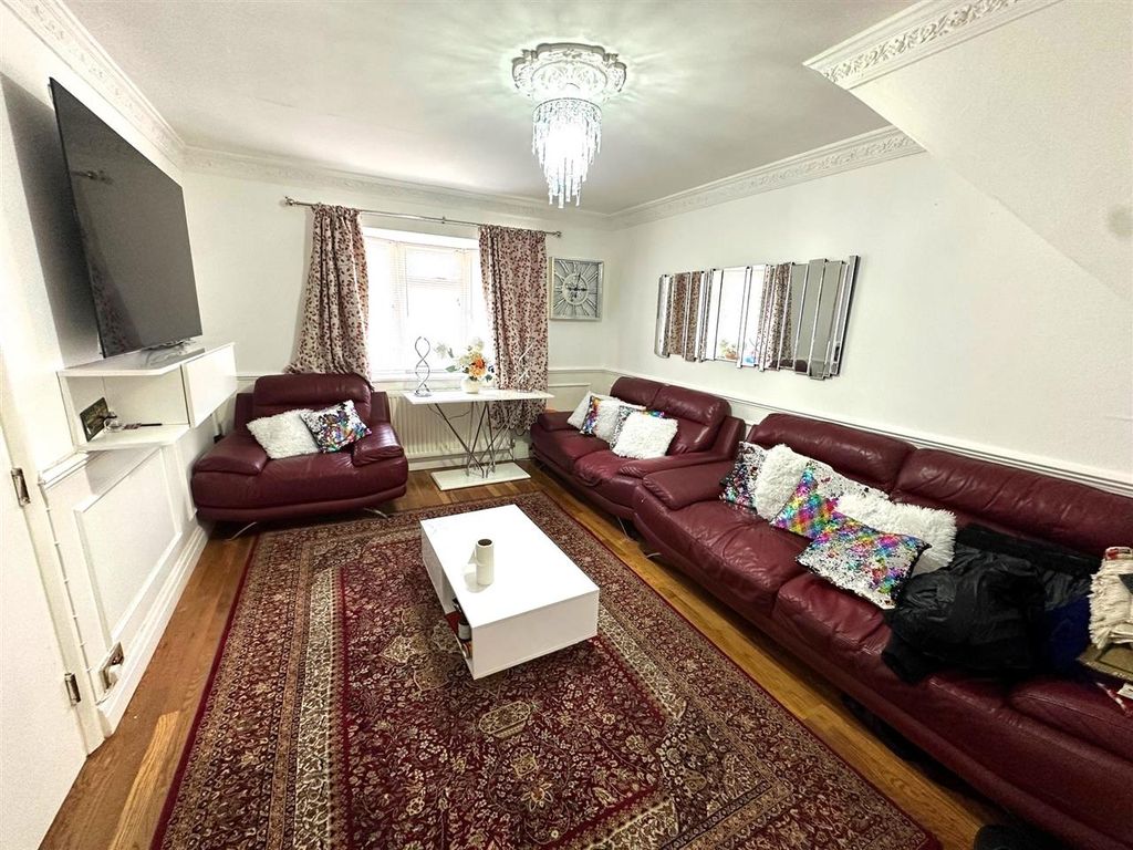 Property photo 2 of 14