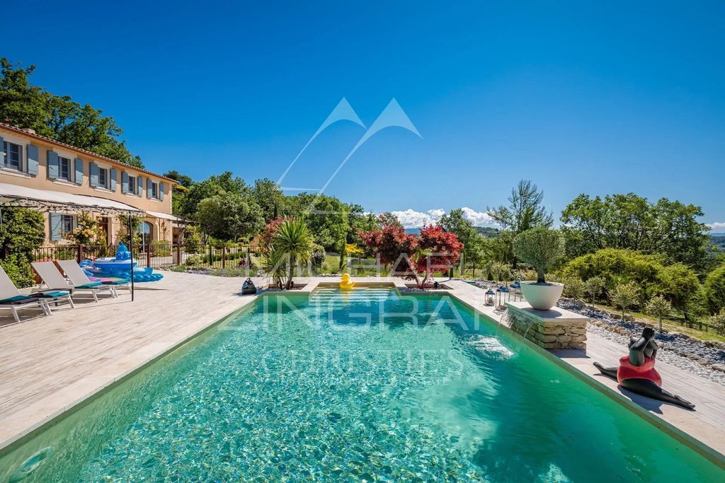 Property photo 1 of 12 Murs – Elegant Bastide With Panoramic Views Over The Luberon