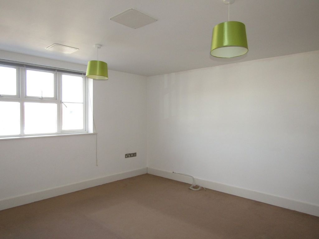 Property photo 3 of 6 Living Room